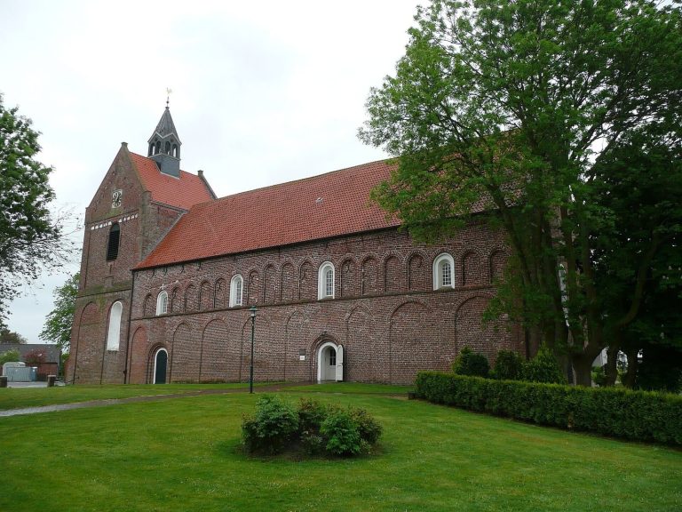 Eilsum Church (Krummhörn): A Medieval Romano-Gothic Church in Germany