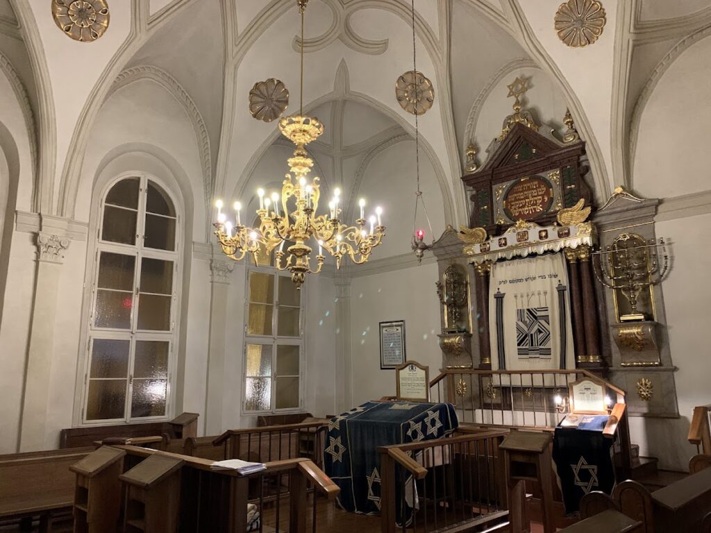 High Synagogue: An Orthodox Jewish Congregational Synagogue in Prague 2 High Synagogue