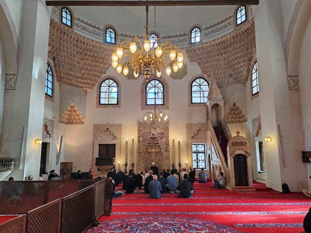Gazi Husrev-beg Mosque: Sarajevo’s Principal Congregational Mosque 2 Gazi Husrev-beg Mosque