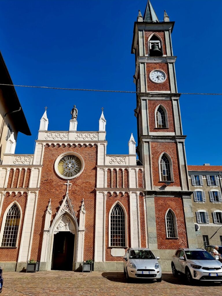 San Pietro in Vincoli: Parish Church of Lanzo Torinese