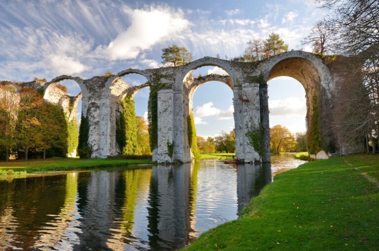 Aqueduct of Maintenon: An Unfinished Canal de l’Eure Aqueduct in France