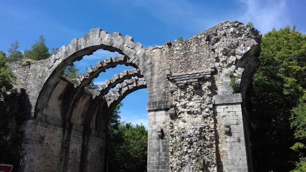 Aqueduct of Maintenon: An Unfinished Canal de l’Eure Aqueduct in France 2 Aqueduct of Maintenon