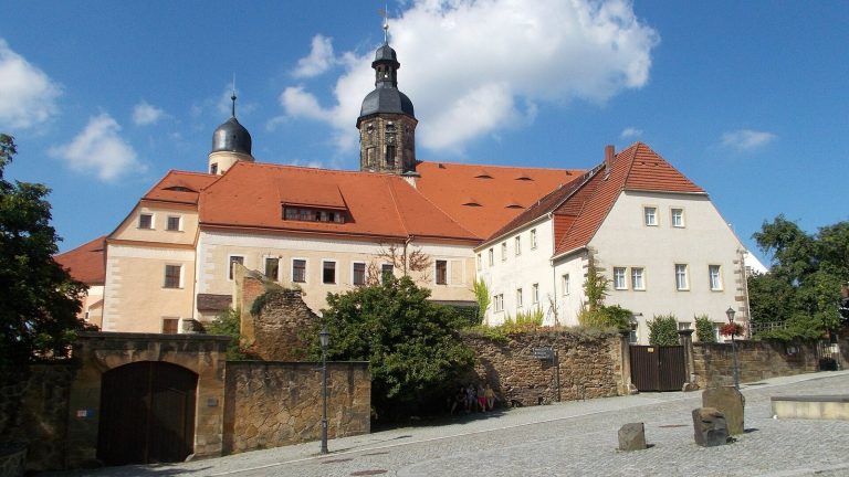 Saints Mary and Lawrence Church: A Historic Evangelical Lutheran Church in Dippoldiswalde