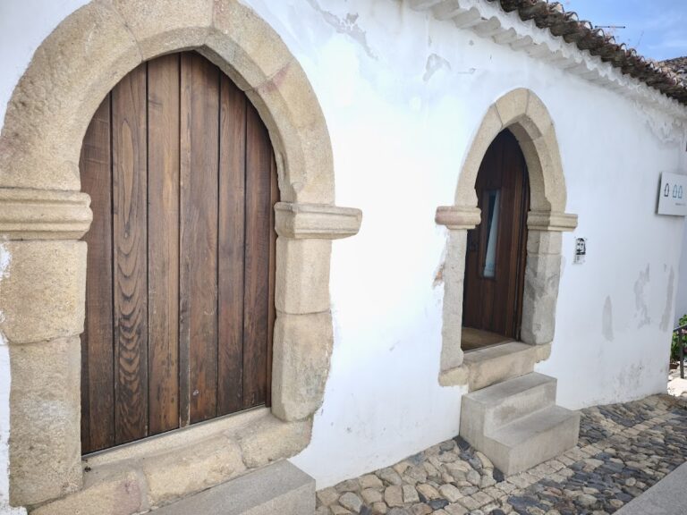 Sinagoga Medieval de Castelo de Vide: A Medieval Synagogue in Portugal