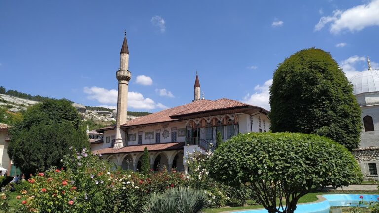 Big Khan Mosque: A Friday Mosque in the Khan’s Palace of Bakhchysarai