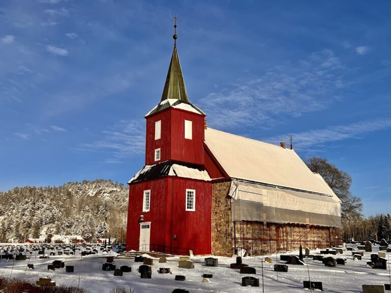 Hedrum Church: A Medieval Romanesque Parish Church in Norway
