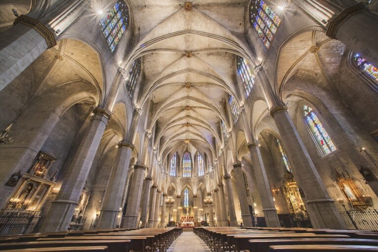 Santa Maria de Manresa: A Romanesque-Gothic Basilica in Spain