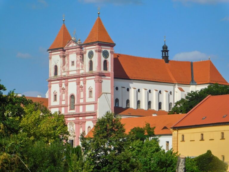 Church of the Assumption of the Virgin Mary and Saint Wenceslaus: A Baroque Church in Znojmo