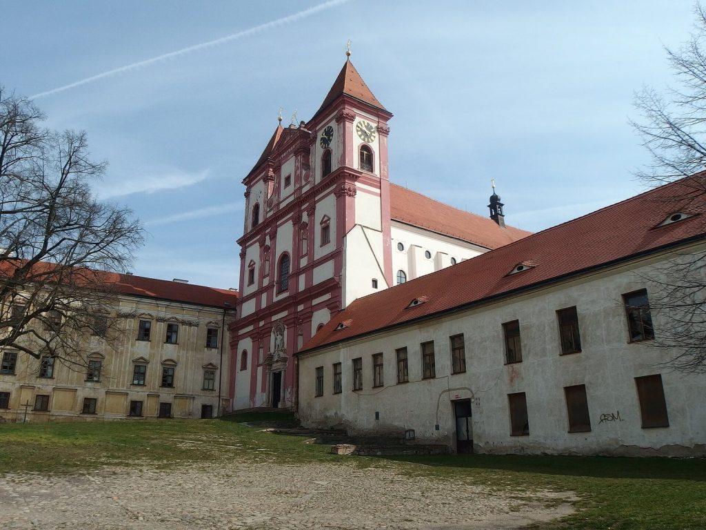 Church of the Assumption of the Virgin Mary and Saint Wenceslaus: A Baroque Church in Znojmo 2 Church of the Assumption of the Virgin Mary and Saint Wenceslaus