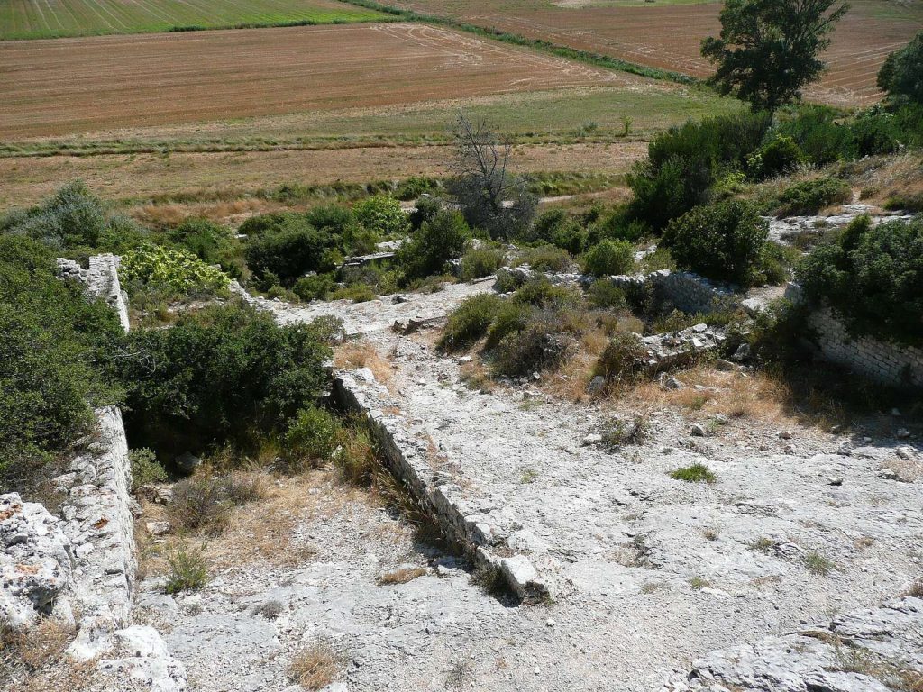 Barbegal Roman Flour Mill: A Roman Water-Mill Complex in France 1 Meunerie romaine de Barbegal