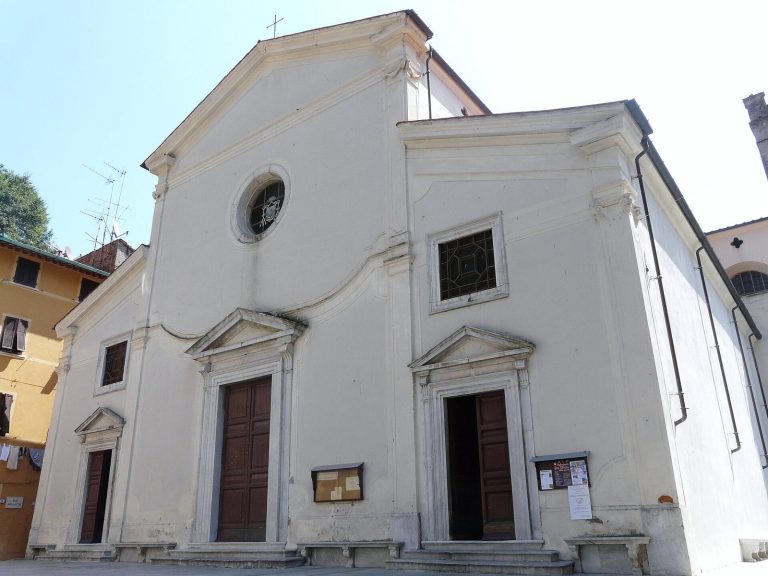Santi Lorenzo e Barbara: The Principal Parish Church of Seravezza