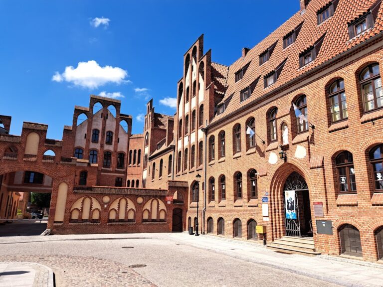 The Convent of the Sisters of Charity in Chełmno in Poland: a medieval convent and continuing religious house