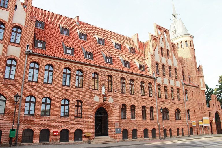 Convent of the Sisters of Charity in Chełmno: A Historic Catholic Religious Complex in Poland