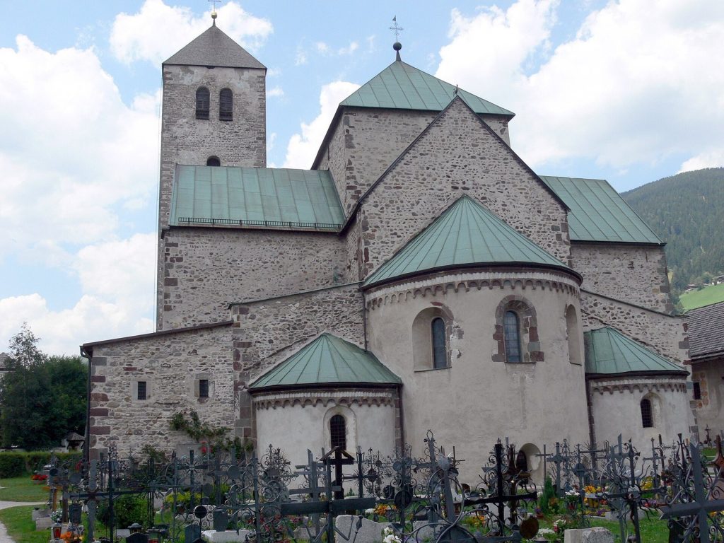 Collegiate church of Innichen: A Romanesque Church in San Candido 2 Collegiate church of Innichen
