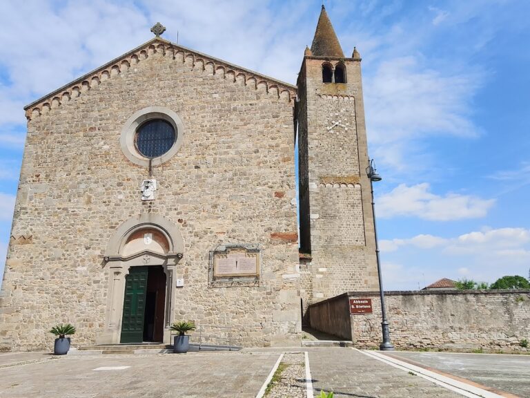 Abbazia di Santo Stefano: A Medieval Monastery in Due Carrare, Italy