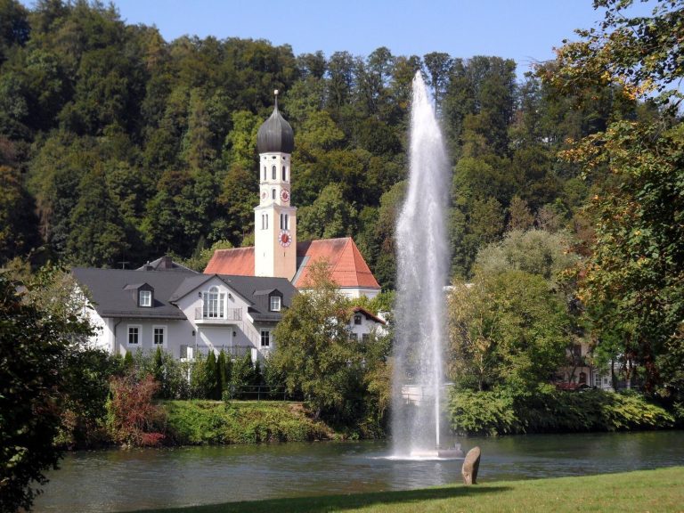 St. Andreas (Wolfratshausen): A Roman Catholic Parish Church in Germany