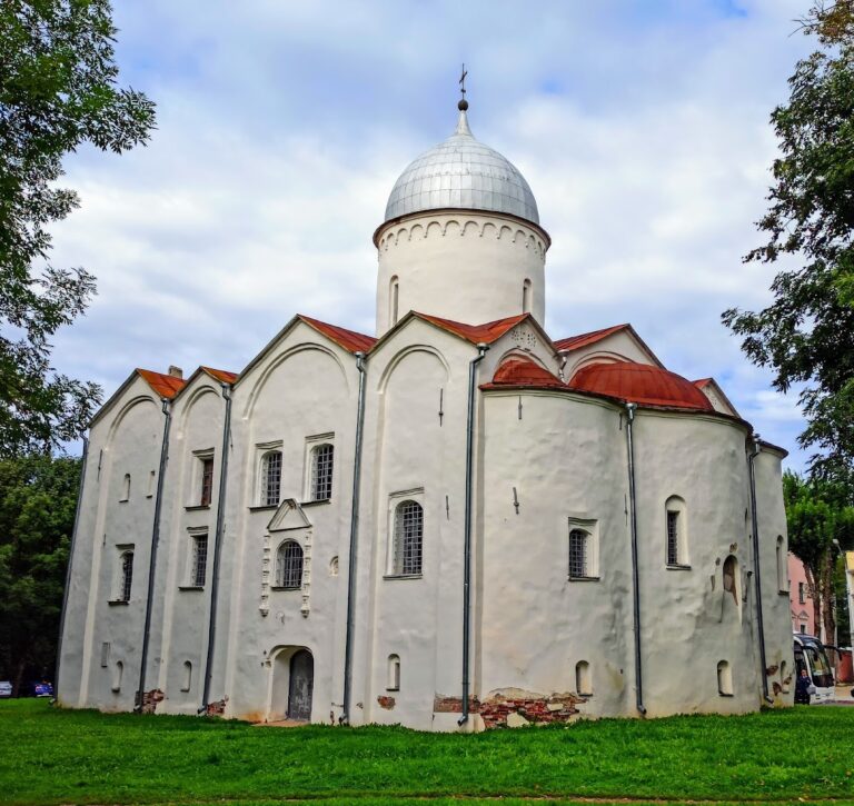 Saint John the Baptist Church at Opoki: A Medieval Merchant Church in Veliky Novgorod
