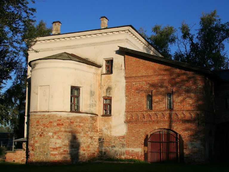 Saint Michael the Archangel Church, Veliky Novgorod: An Orthodox Church with Medieval Fabric