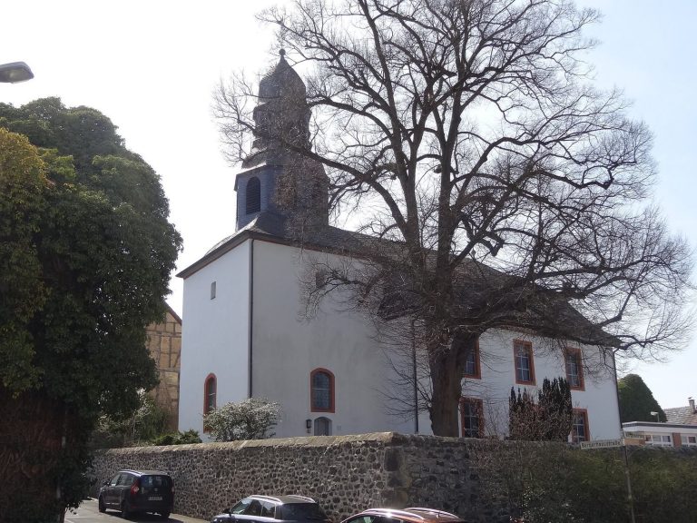 Evangelische Kirche Rödgen: A Protestant Preaching Church in Gießen, Germany