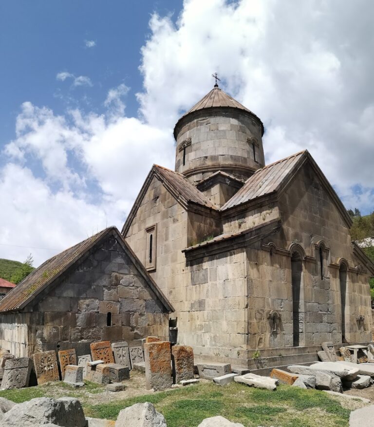 Makravank Monastery: An Armenian Apostolic Complex in Hrazdan