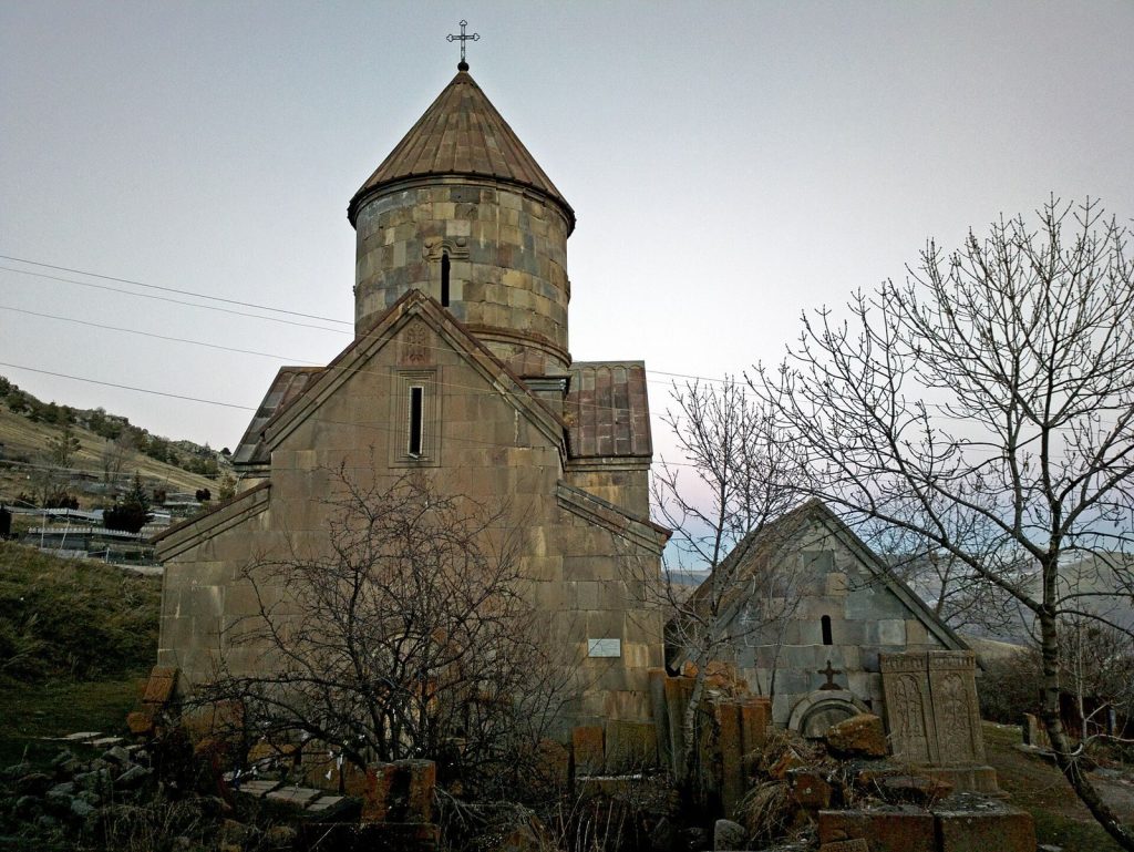 Makravank Monastery: An Armenian Apostolic Complex in Hrazdan 1 Makravank Monastery