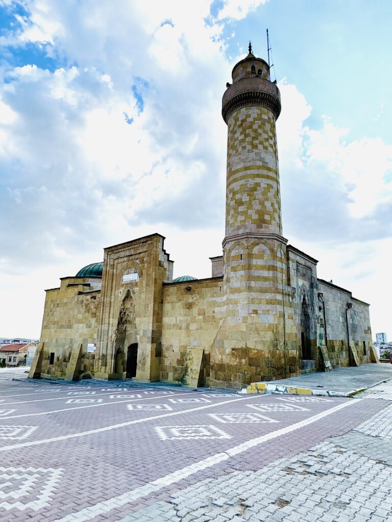 Alâeddin Niğde Mosque: A Seljuk Mosque in Türkiye