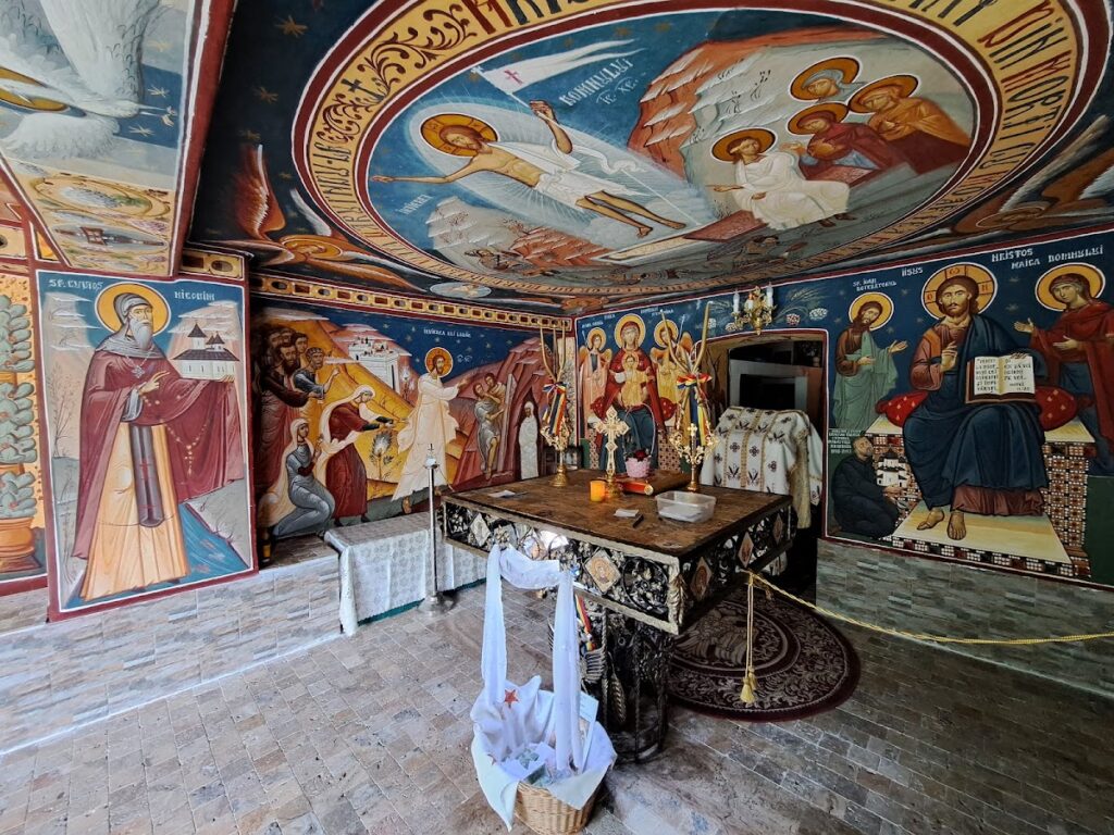 Mraconia Monastery: A Romanian Orthodox Monastery on the Danube 4 Mraconia Monastery