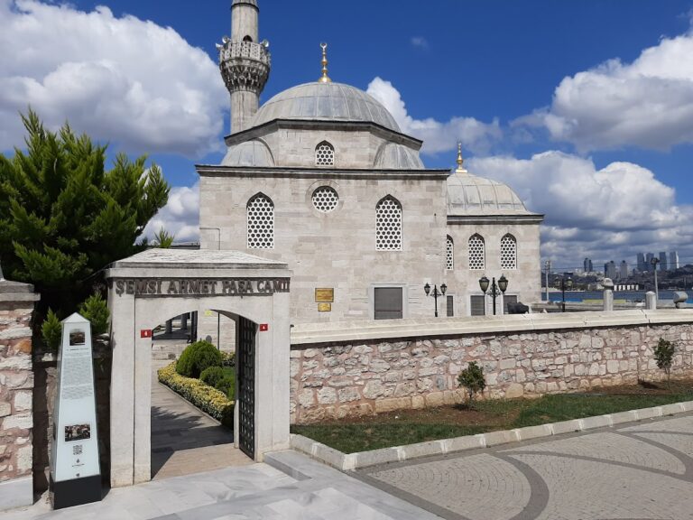 Şemsi Pasha Mosque: An Ottoman Mosque by Mimar Sinan in Üsküdar