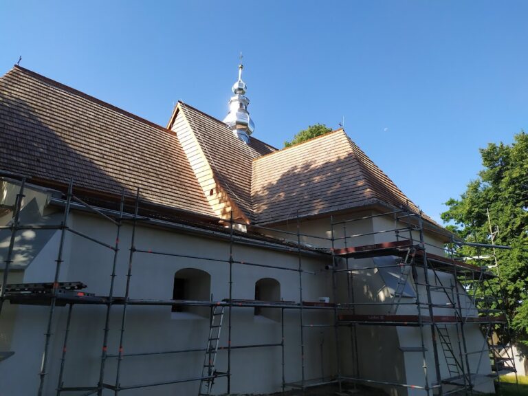 Church of the Assumption in Wielogłowy: A Gothic Parish Church in Poland