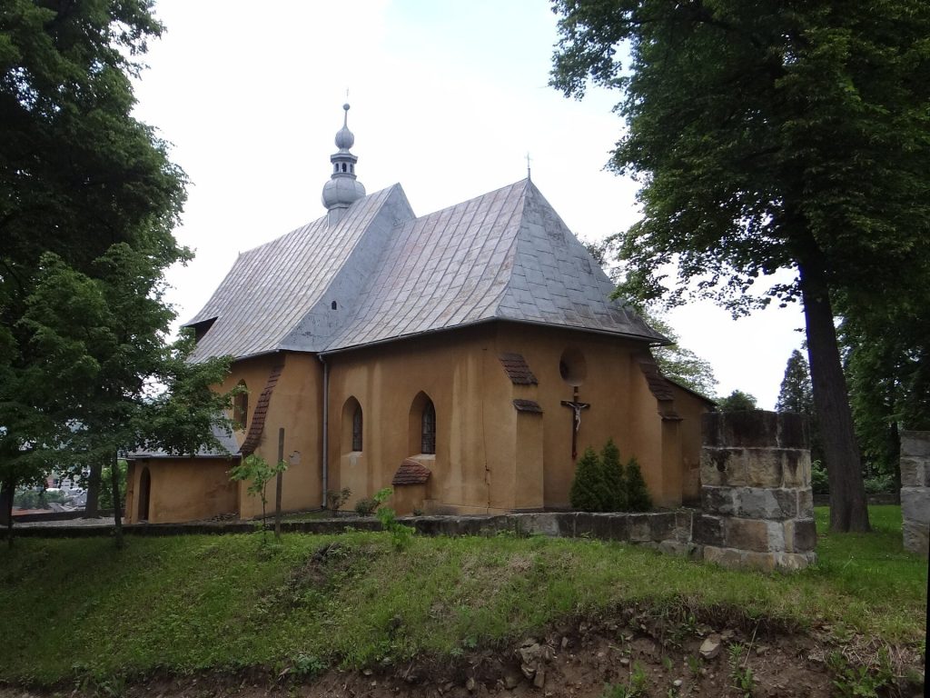 Church of the Assumption in Wielogłowy: A Gothic Parish Church in Poland 1 Church of the Assumption in Wielogłowy