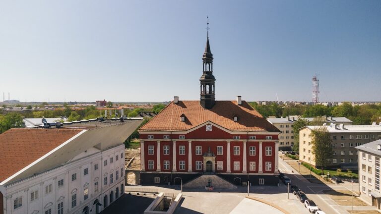 Narva Town Hall: Municipal Building and City Assembly in Narva