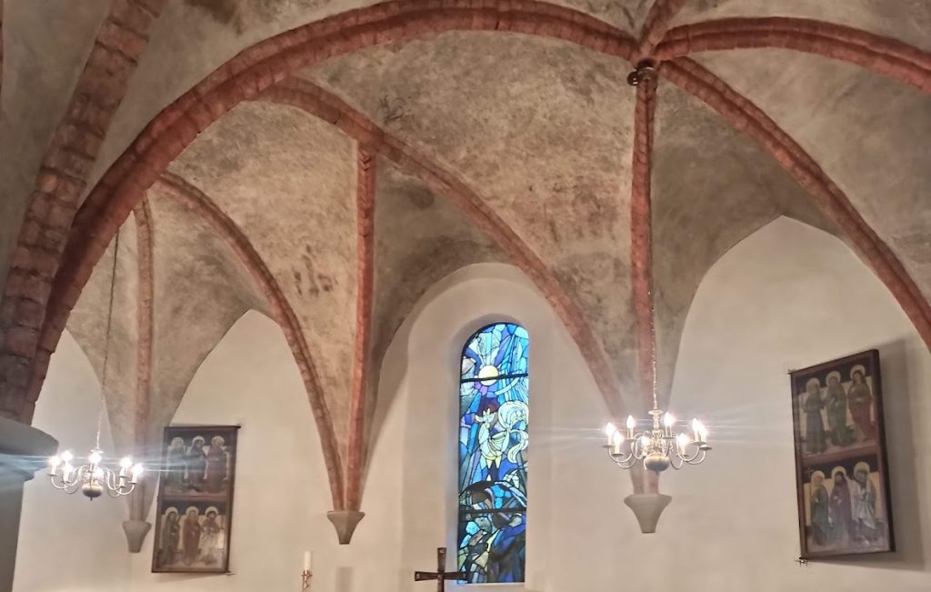 Buckow village church: a medieval fieldstone church in Berlin 2 Buckow village church