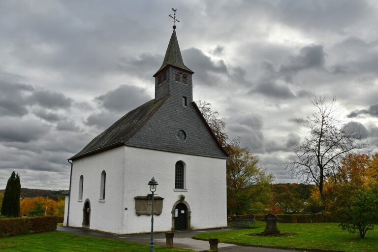 St. Reinoldi Chapel: A Medieval Protestant Church in Solingen