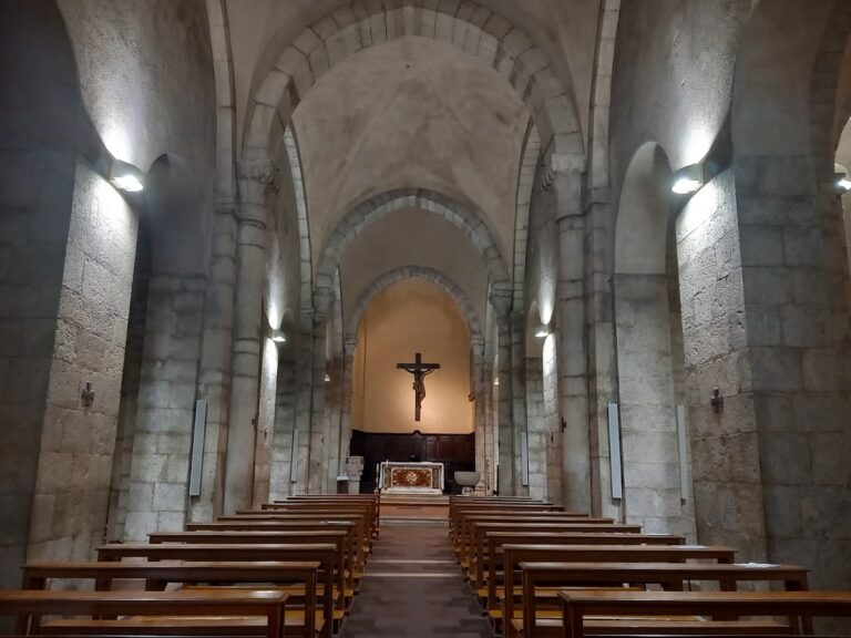 Santa Maria Maggiore, Alatri: A Romanesque-Gothic Church in Italy