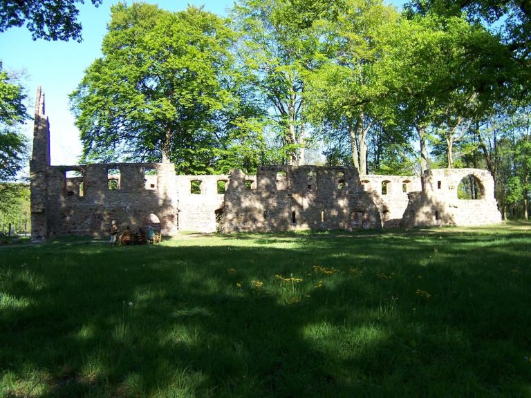 Kloster Nimbschen: A Former Cistercian Nunnery in Germany