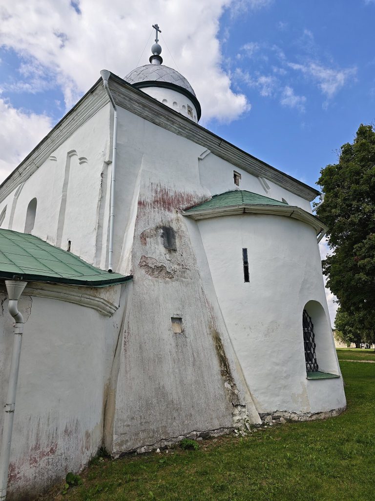 Saint Nicholas Cathedral, Izborsk: An Orthodox Cathedral within the Fortress 2 Saint Nicholas cathedral (Izborsk)