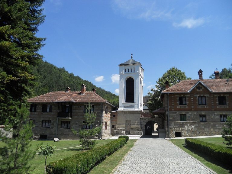 Manastir Kamenac: A Serbian Orthodox Monastery in Serbia