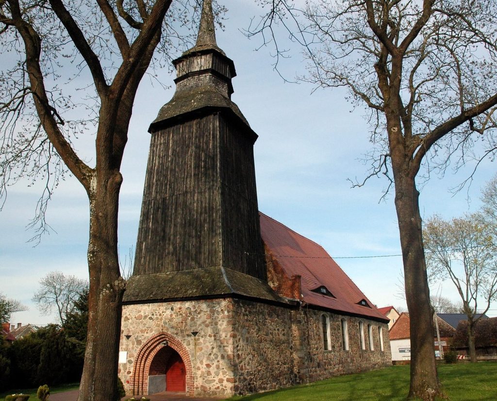 Church of the Assumption in Przybiernów: A Gothic Parish Church in Poland 1 Church of the Assumption in Przybiernów