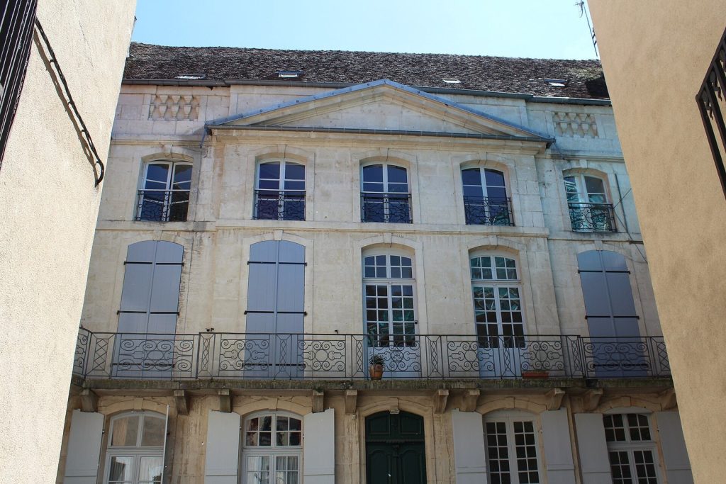Cordeliers Convent in Dole: A Franciscan Religious and Civic Complex 2 Cordeliers convent in Dole