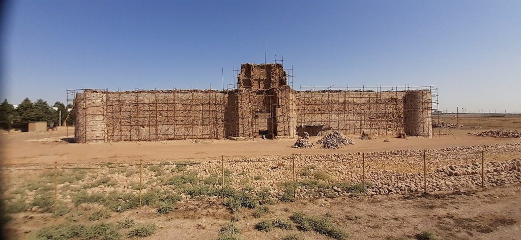 Robat Karim Stone Caravanserai: An Islamic-Period Fortress in Iran 3 Robat Karim Stone Caravanserai