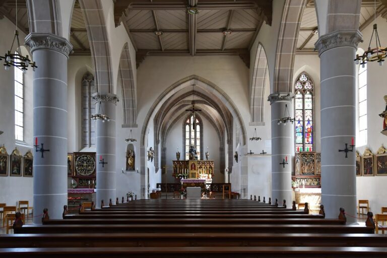 Liebfrauenmünster: An Early Gothic Hall Church in Wolframs-Eschenbach