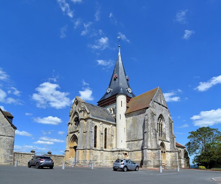 église Saint-Sauveur de Beaumont-en-Auge: Benedictine priory church in Normandy