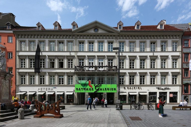 Innsbruck Town Hall: A Historic Municipal Complex in Austria