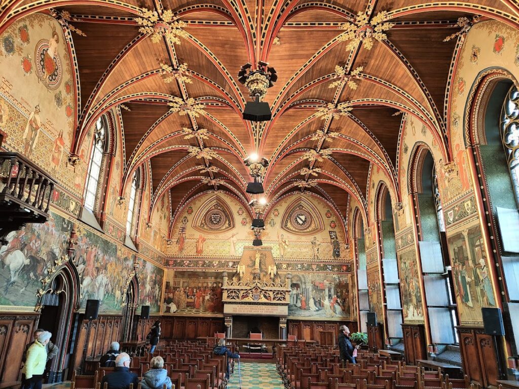 Bruges City Hall: A Late-Gothic Seat of Civic Government 3 Bruges City Hall