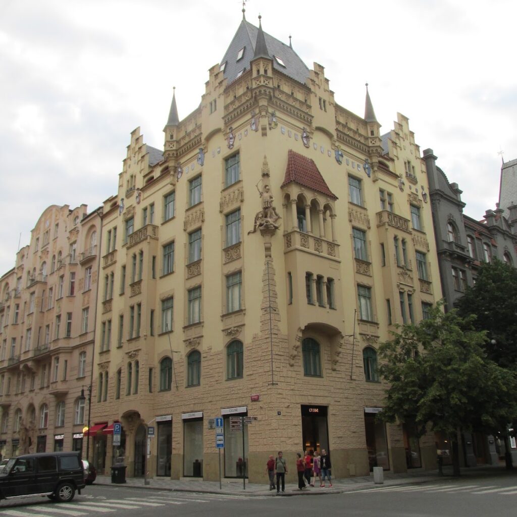 Jewish Town Hall: The Civic and Religious Center of Prague’s Jewish Community 3 Jewish Town Hall