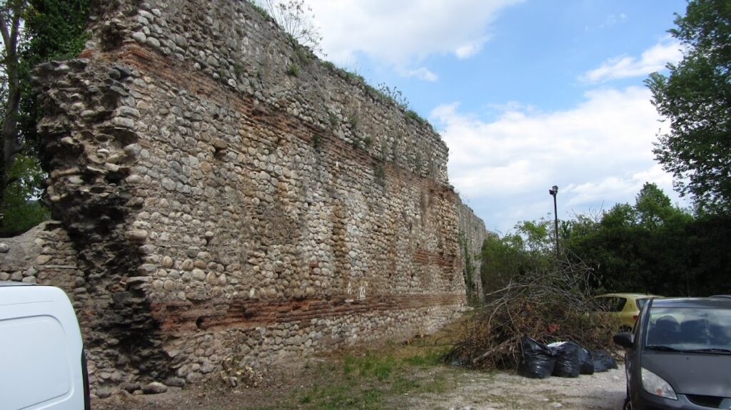 Byzantine Walls of Drama: Medieval Defensive Fortifications in Greece 2 Byzantine walls of Drama