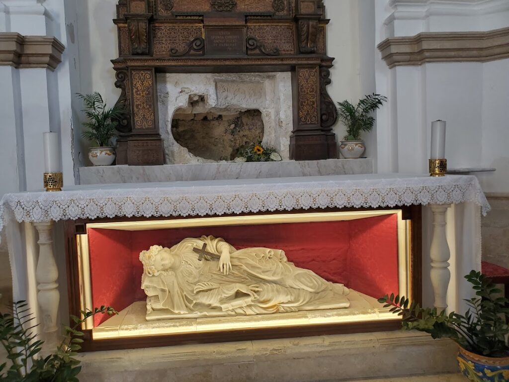 Santa Lucia al Sepolcro Sanctuary: A Norman Church and Martyrial Site in Syracuse 5 Santa Lucia al Sepolcro sanctuary