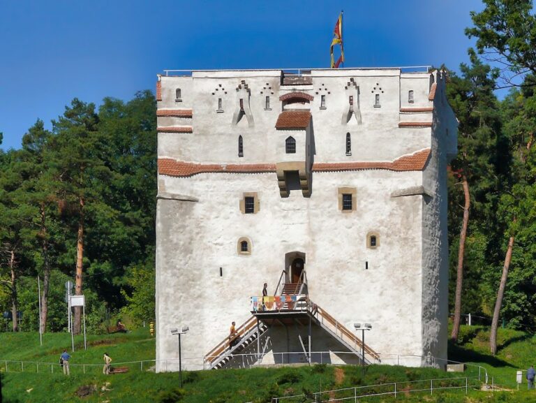 The White Tower in Brașov, Romania: A late medieval observation and defensive tower