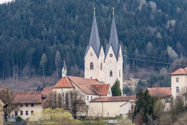 Old Cathedral of Sankt Andrä: Former Cathedral of the Diocese of Lavant