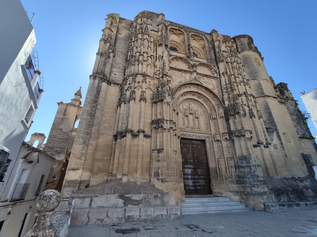 Basilica of the Assumption of Our Lady: A Gothic and Renaissance Church in Arcos de la Frontera 2 Basilica of the Assumption of Our Lady
